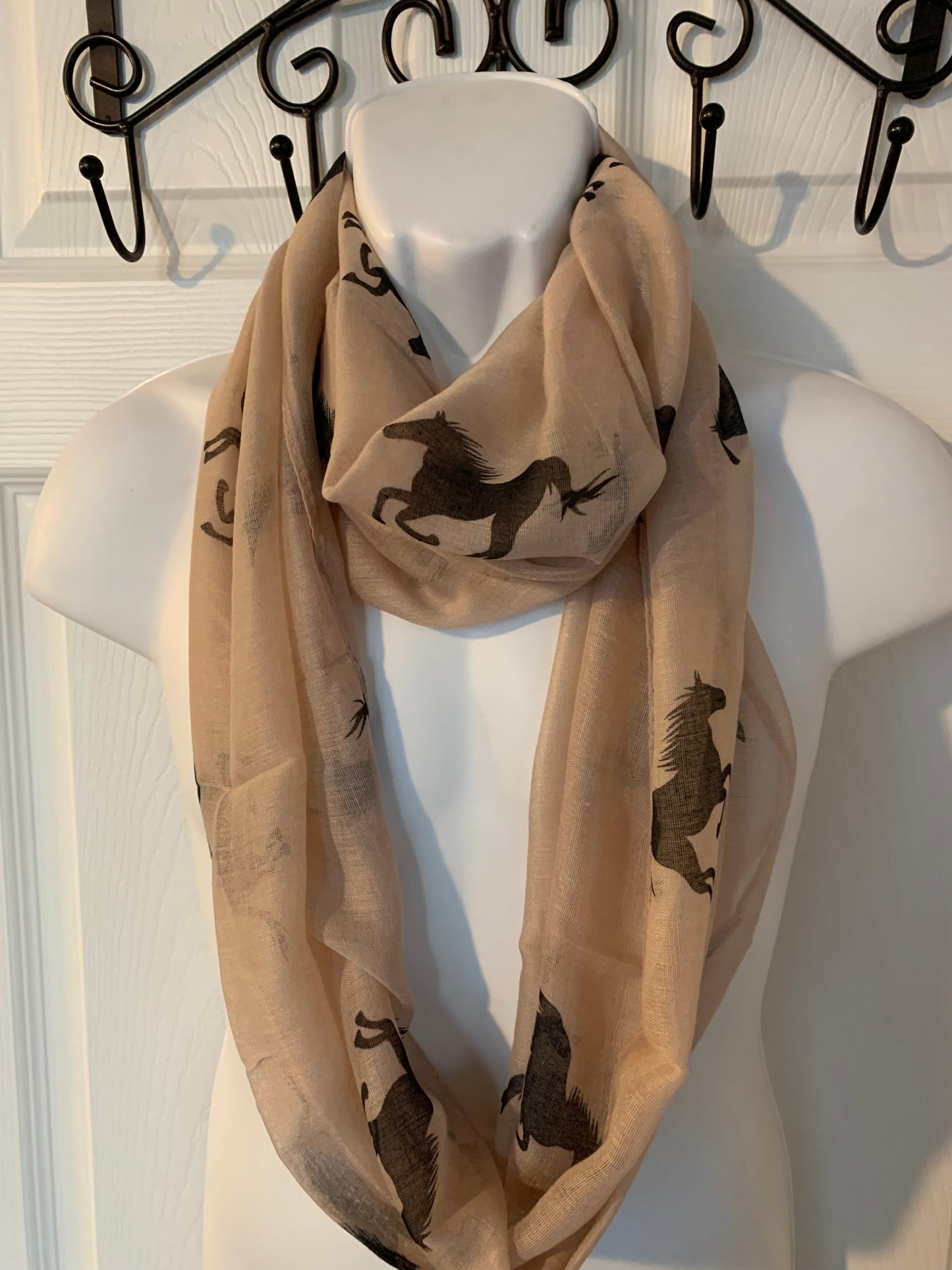 Western Lady’s scarf with horses